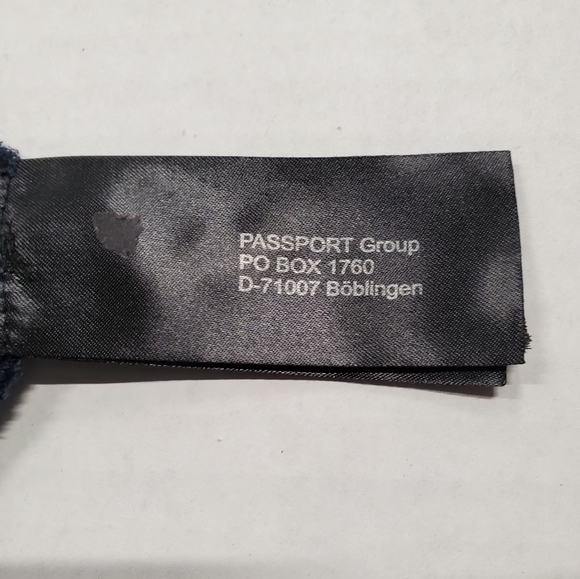 Passport Sequence Top - Picture 6 of 7